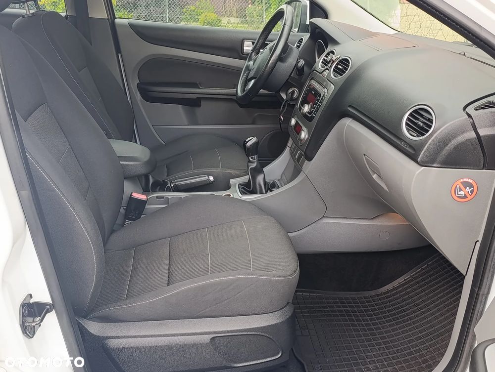 Ford Focus 1.6 Trend - 13