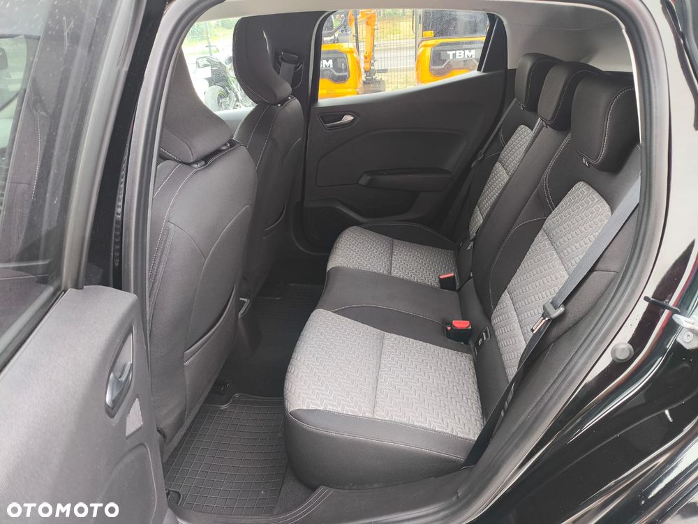 Renault Clio - 21
