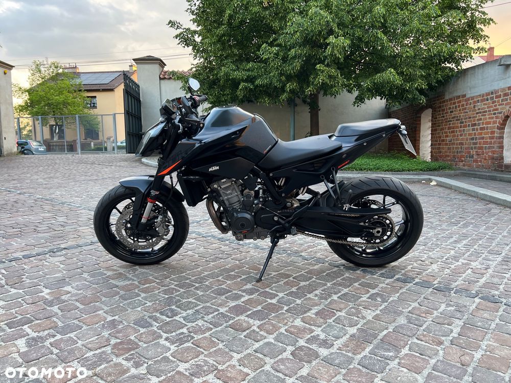 KTM DUKE 890 - 8