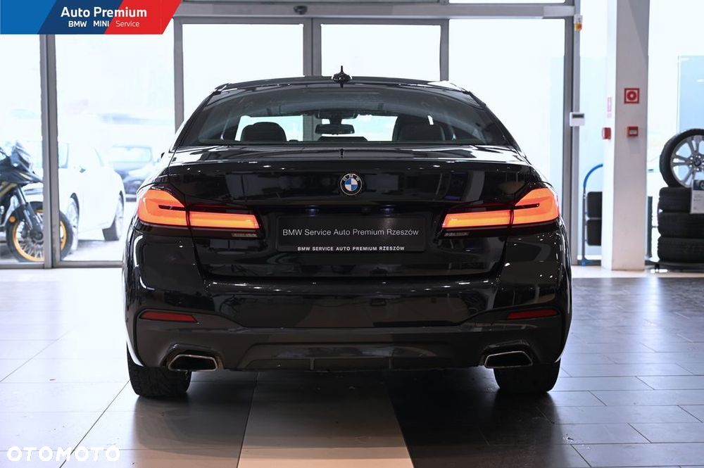 BMW Seria 5 520i mHEV - 22