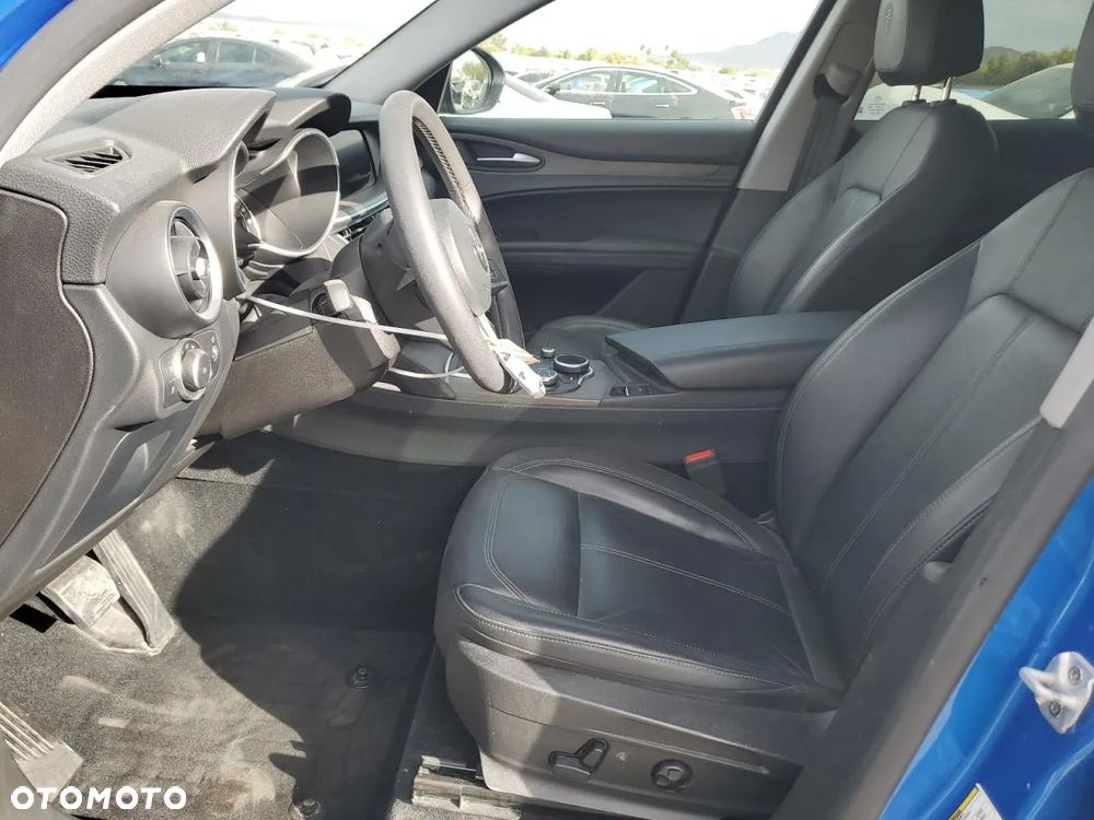 Alfa Romeo Stelvio 2.0 Turbo 16V AT8-Q4 Ti - 8
