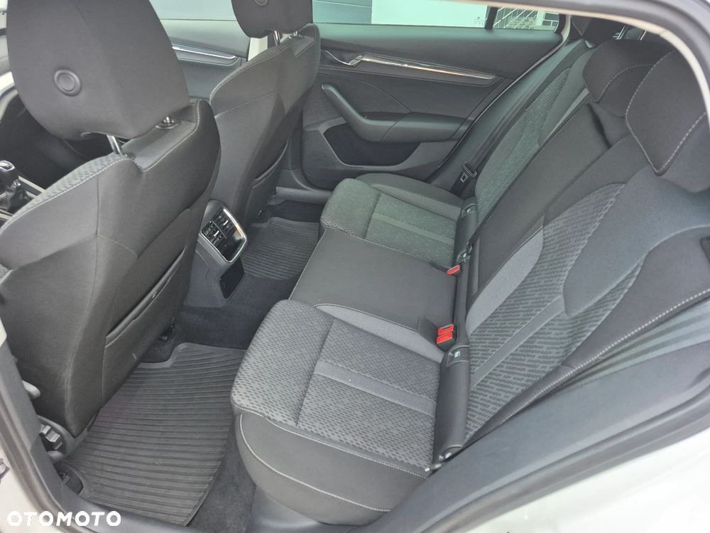 Skoda Octavia 1.5 TSI ACT Style - 6