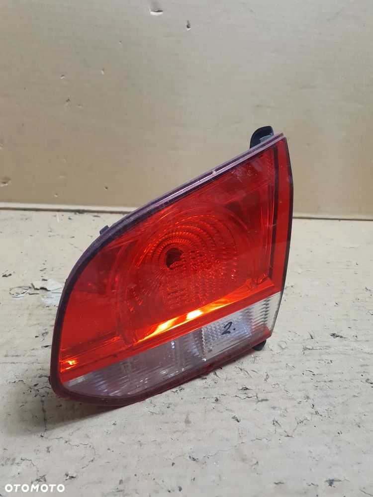 . LAMPA PRAWA W KLAPE VOLKSWAGEN GOLF 6 HB - 3