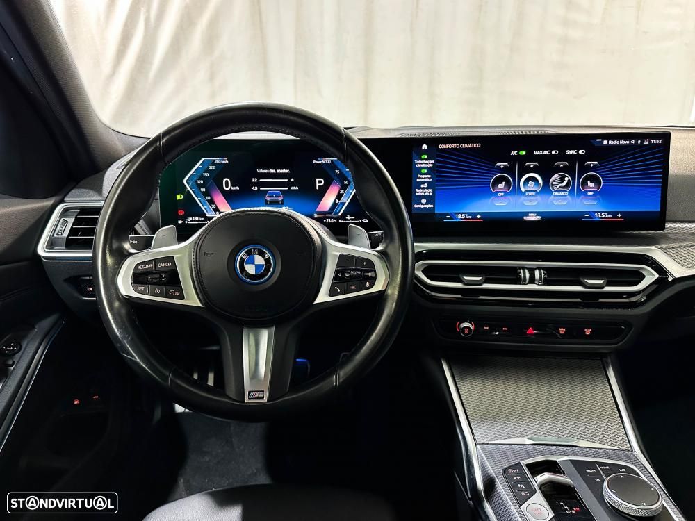 BMW 330 e Pack 50 anos M Auto - 21
