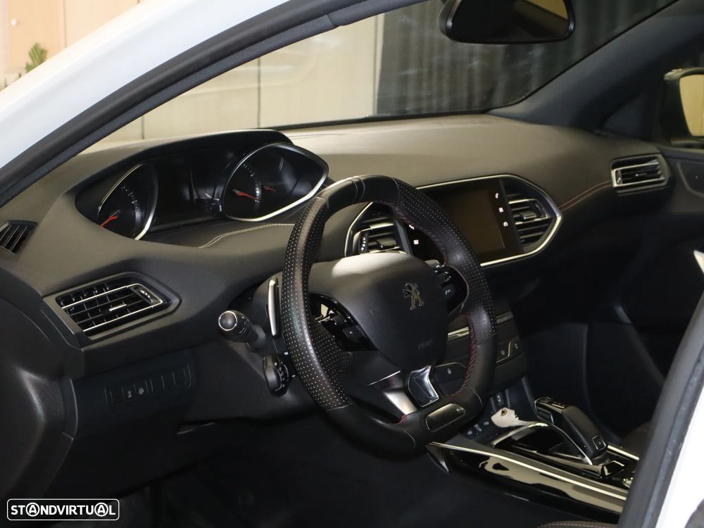 Peugeot 308 1.2 PureTech GT Line EAT8 - 18