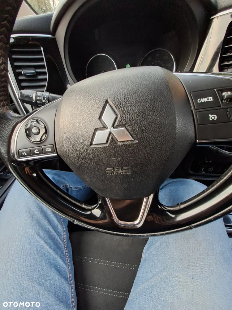 Mitsubishi Outlander - 6