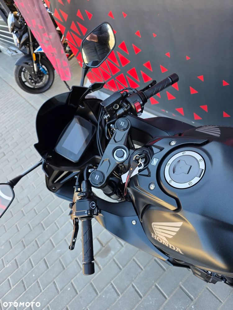 Honda CBR - 12