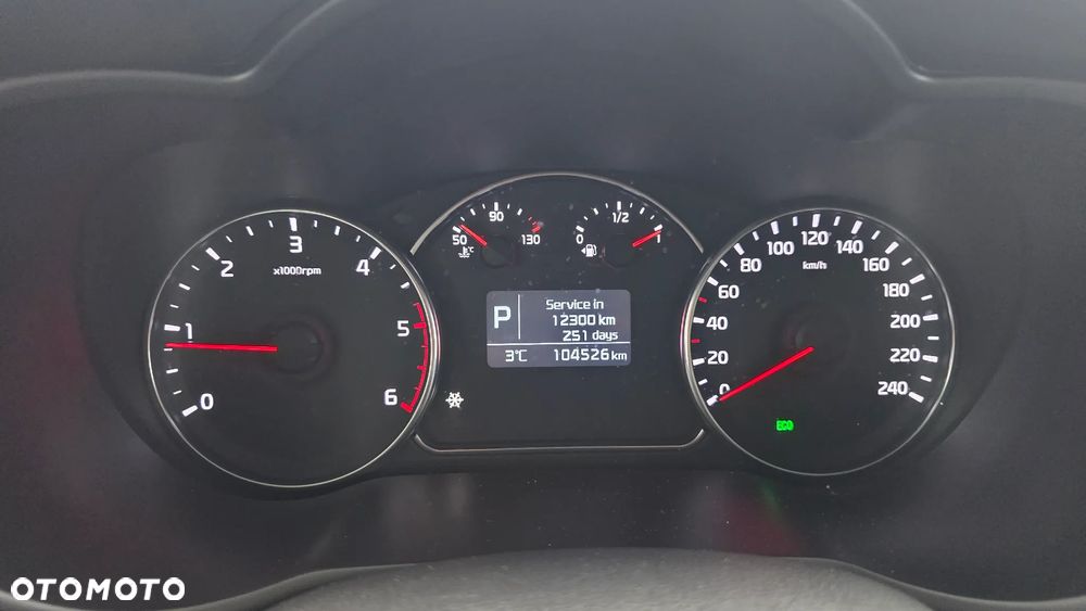 Kia Carens 1.7 CRDi Business Line 7os 7DCT - 18