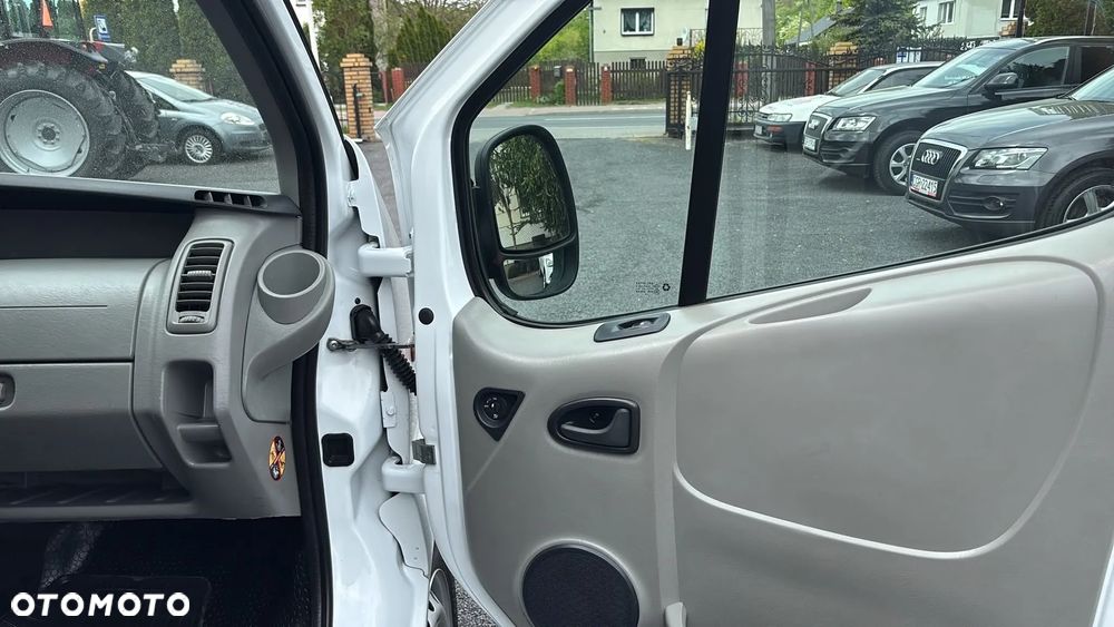 Opel Vivaro - 19