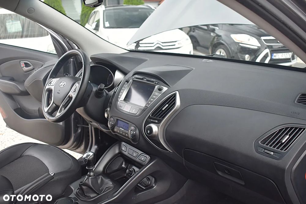 Hyundai ix35 1.6 2WD Fifa World Cup Edition - 23