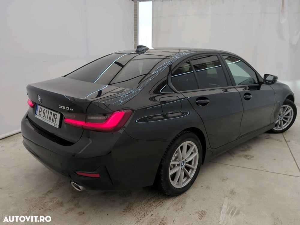 BMW Seria 3 330e xDrive Aut. Advantage - 2