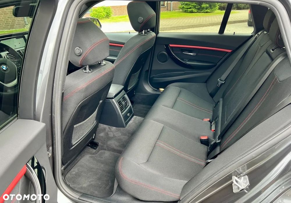 BMW Seria 3 320i Edition Luxury Line Purity - 37