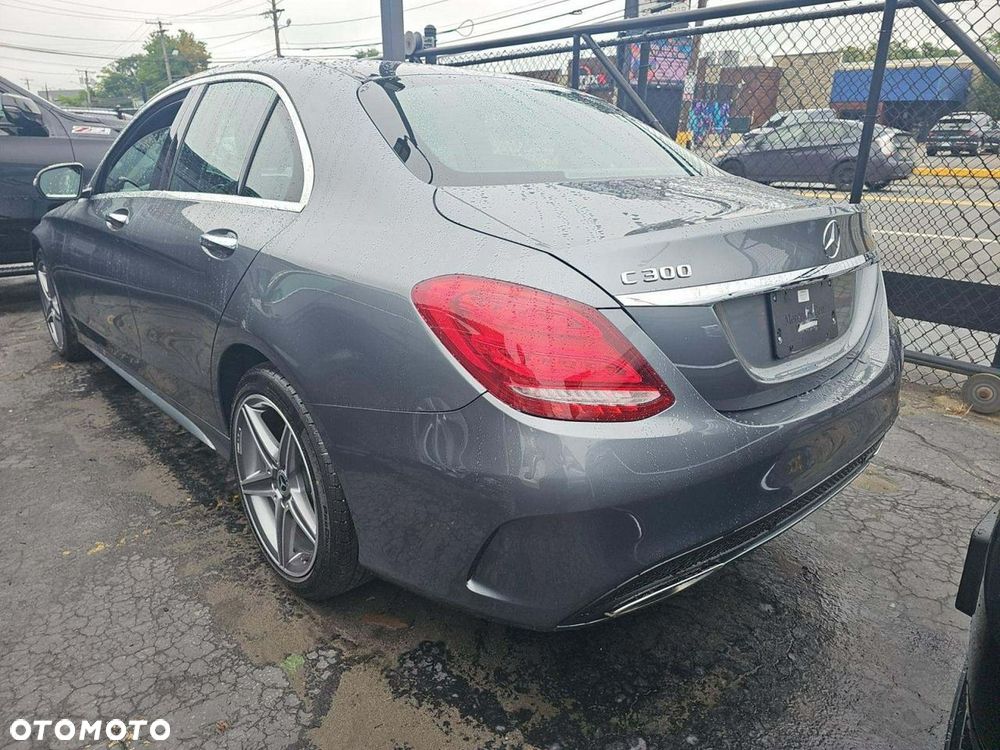 Mercedes-Benz C-Class 2018 photo 4