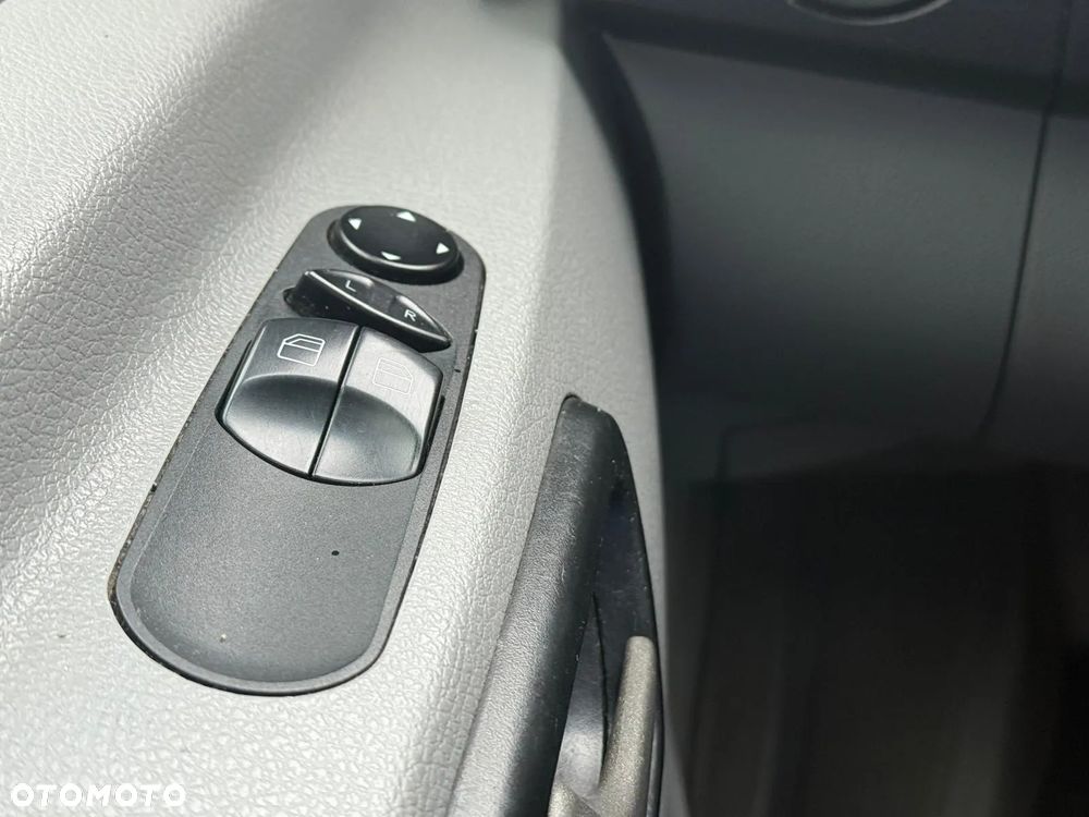 Mercedes-Benz Sprinter - 20
