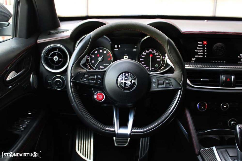 Alfa Romeo Stelvio V6 2.9 Bi-Turbo AT8-Q4 Quadrifoglio - 34