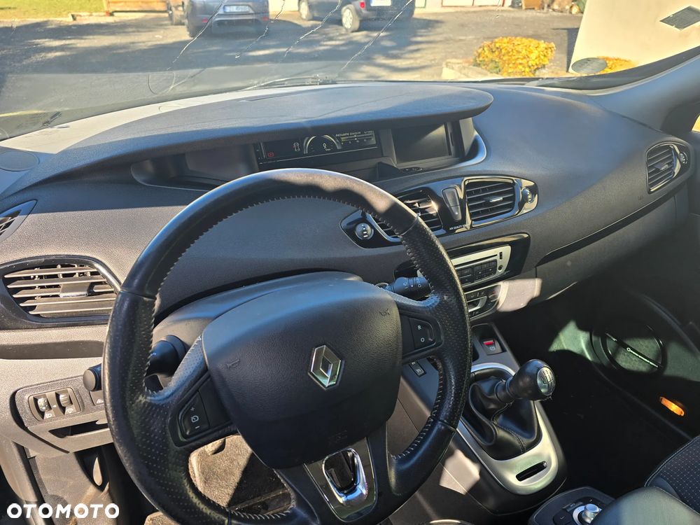 Renault Grand Scenic - 11