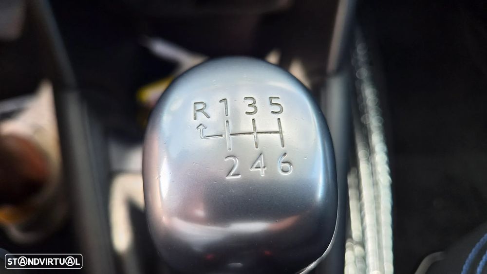 Peugeot 208 1.5 BlueHDi Signature - 19