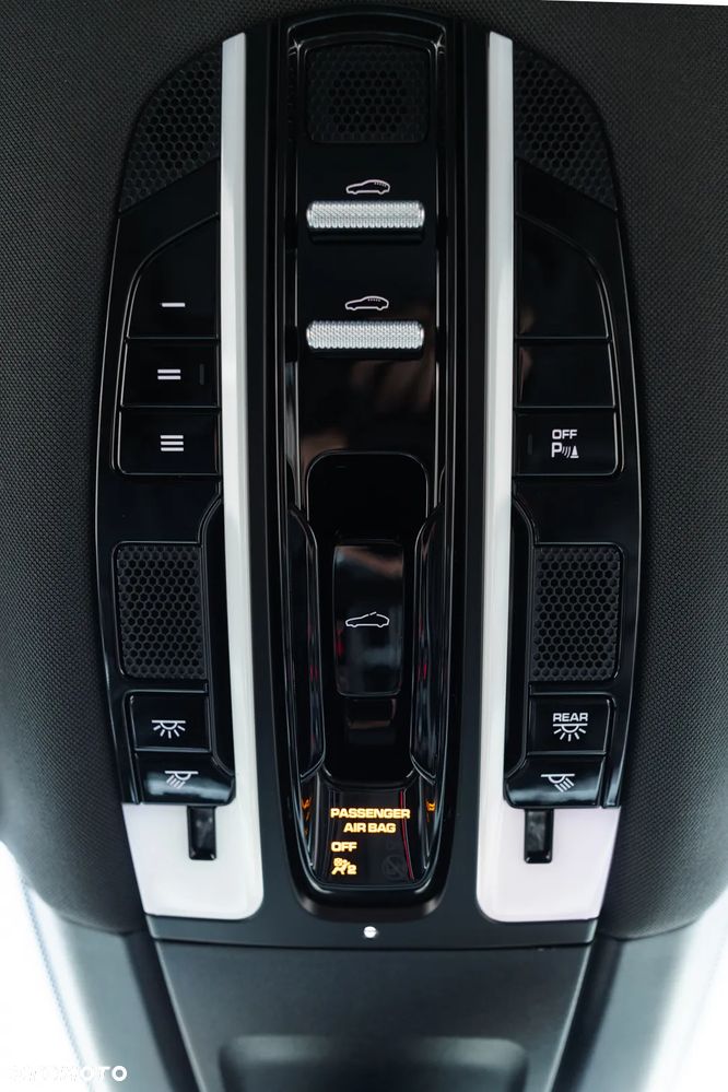 Porsche Panamera 4S - 30