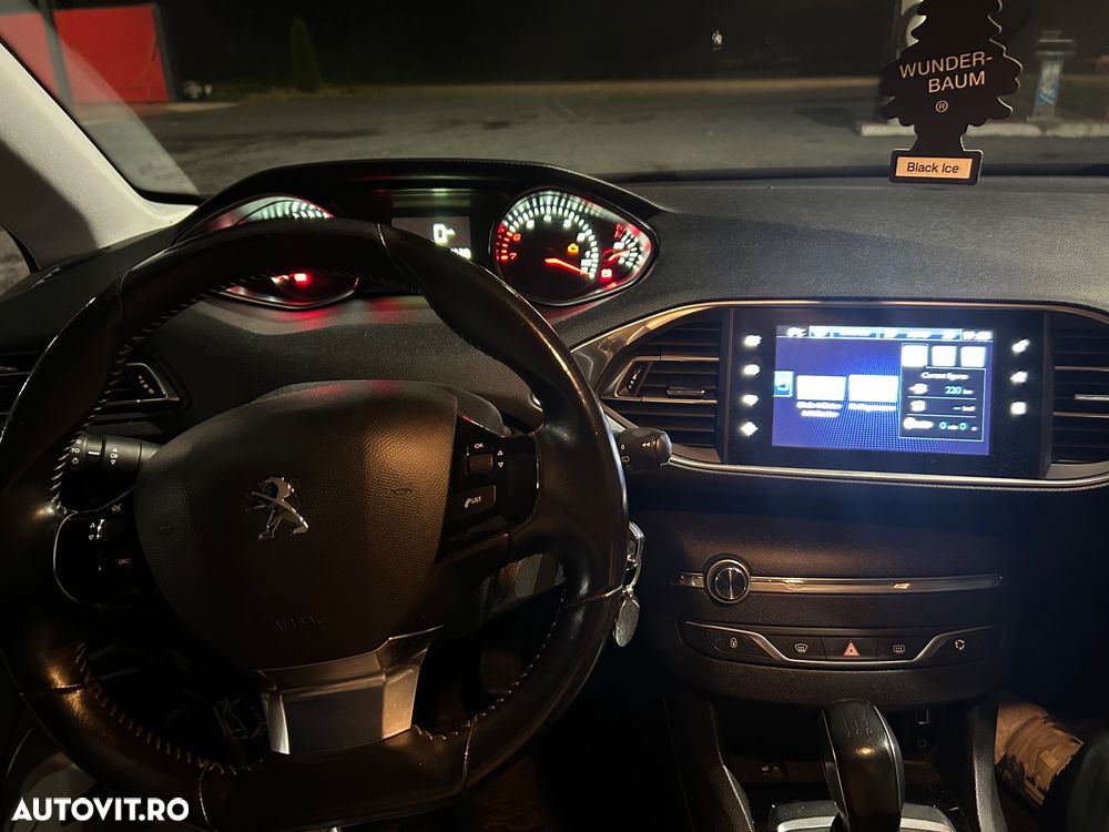 Peugeot 308 1.2 L PureTech Turbo Access - 13