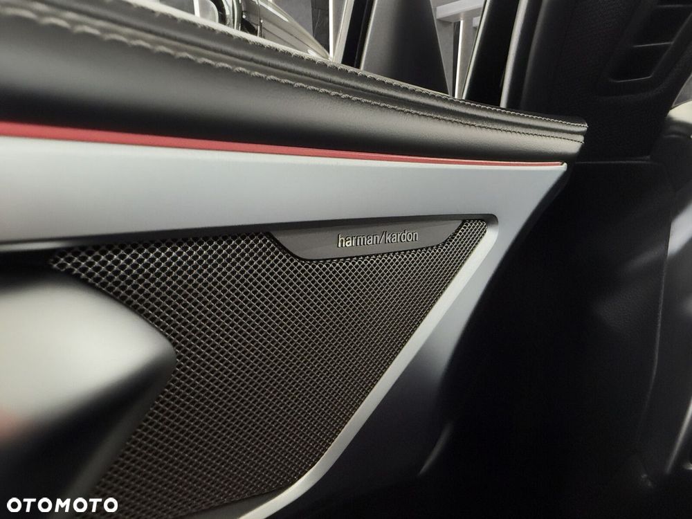 BMW Seria 8 - 35
