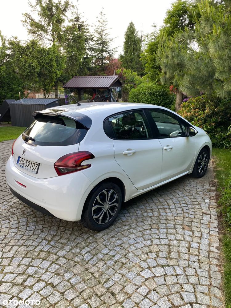Peugeot 208 - 2