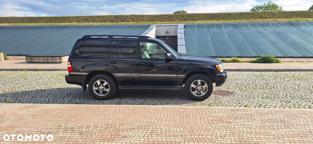 Toyota Land Cruiser - 14