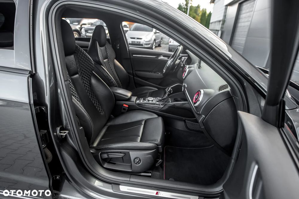 Audi S3 S tronic - 30