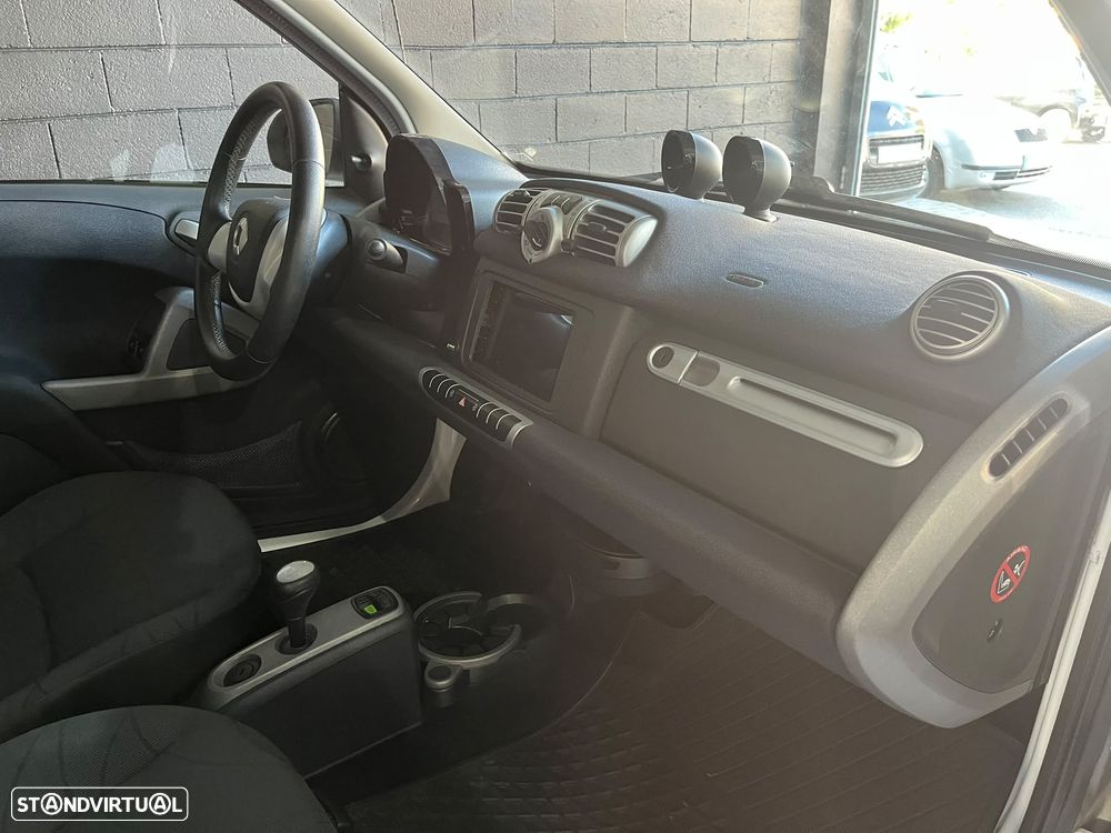 Smart ForTwo Coupé 1.0 mhd Passion 71 Softouch - 17