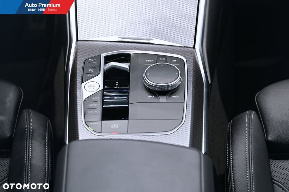 BMW Seria 3 318i - 18