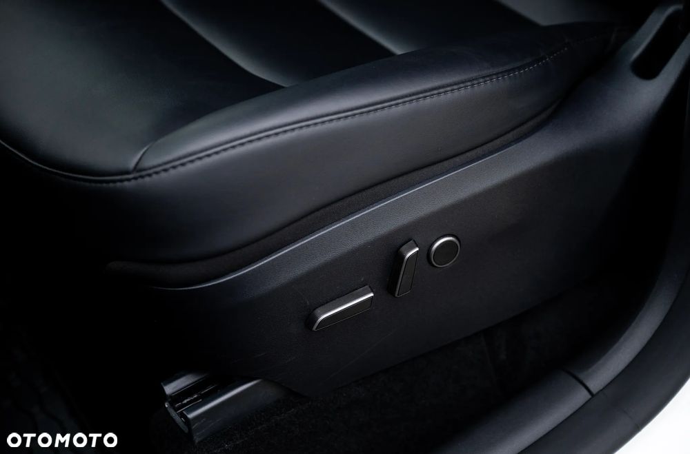 Tesla Y Model RWD - 21
