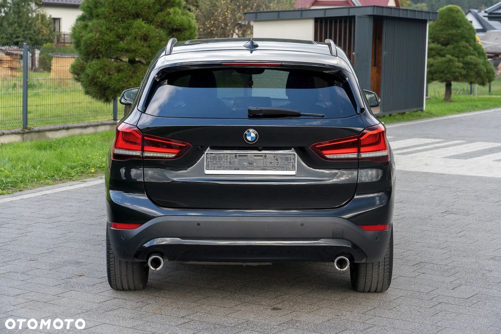 BMW X1 xDrive20d Sport Line - 3