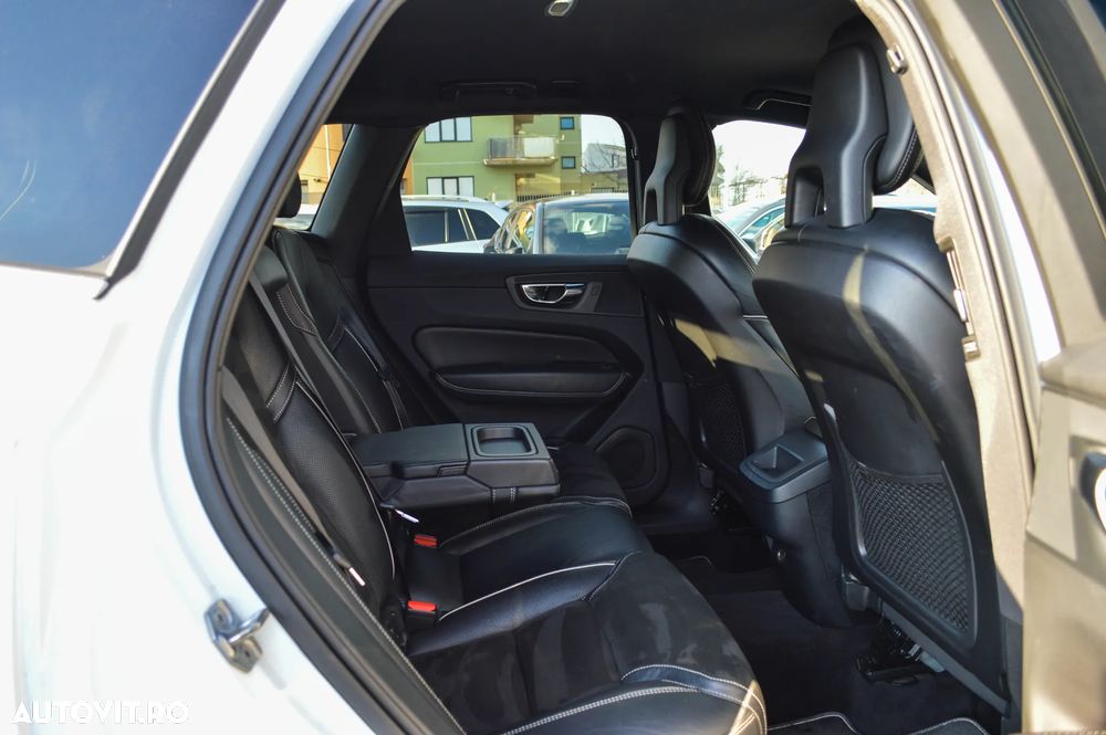 Volvo XC 60 D4 AWD Geartronic RDesign - 28