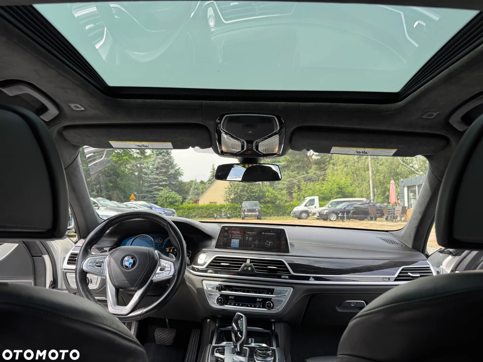 BMW Seria 7 750i xDrive - 30