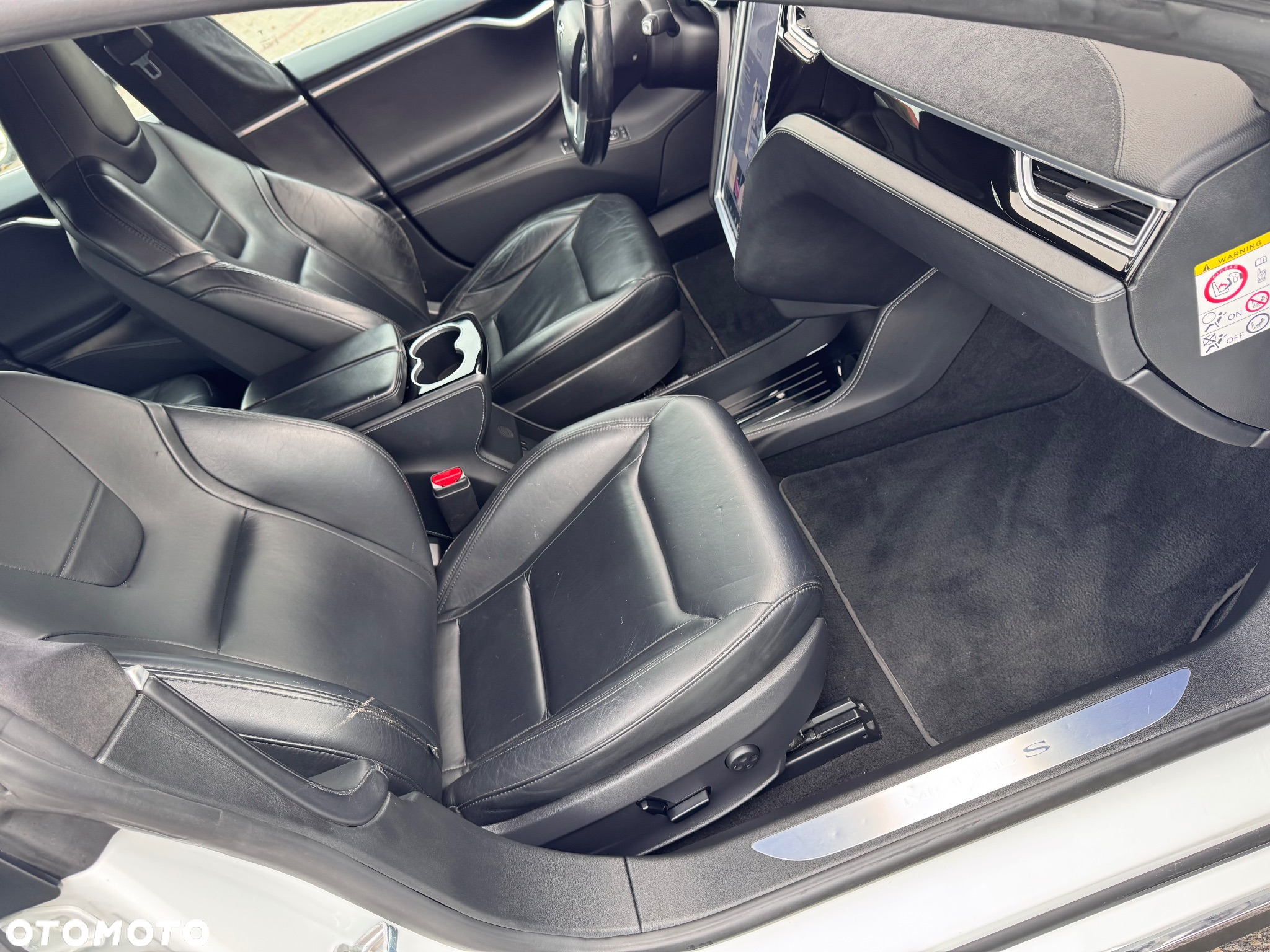 Tesla Model S Standard - 24