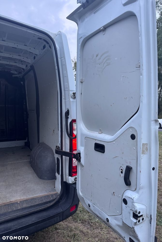 Nissan NV400 - 11