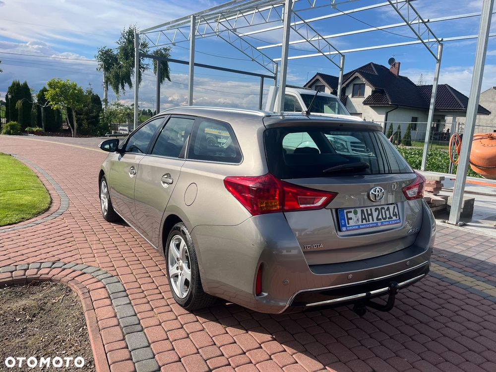 Toyota Auris 1.6 Valvematic Executive - 2
