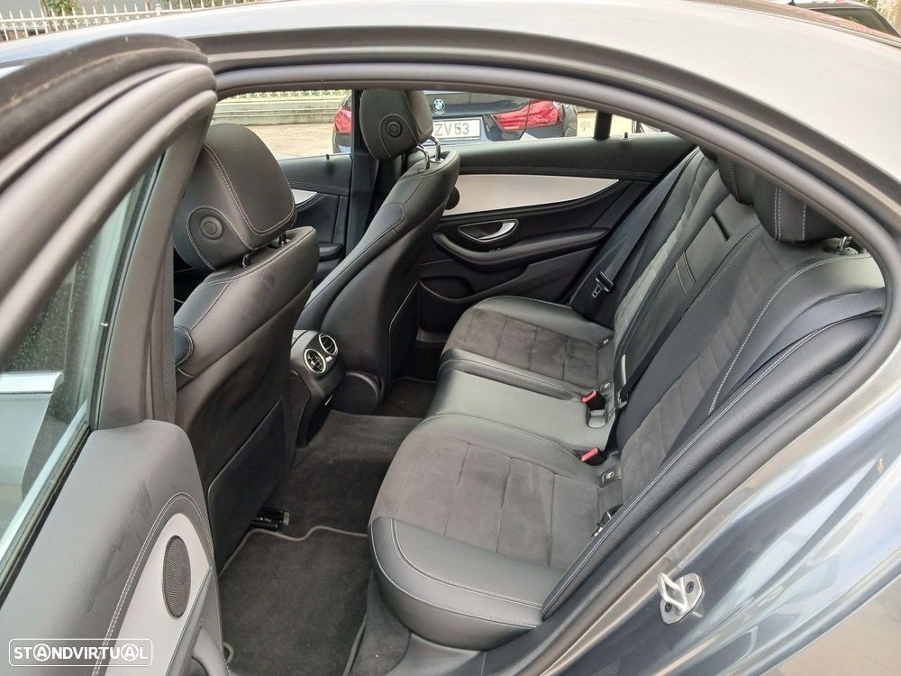 Mercedes-Benz E 300 de 4Matic 9G-TRONIC AMG Line - 13