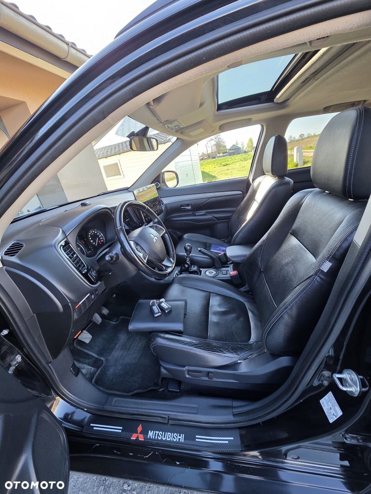 Mitsubishi Outlander - 7