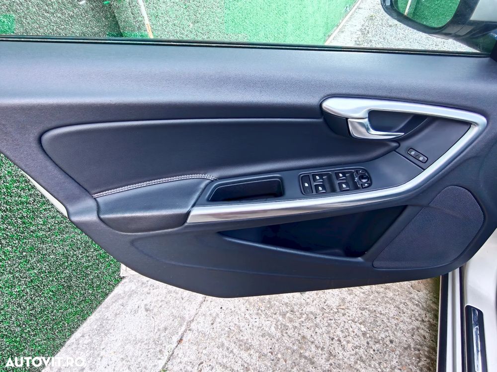 Volvo S60 D3 Geartronic Summum - 16