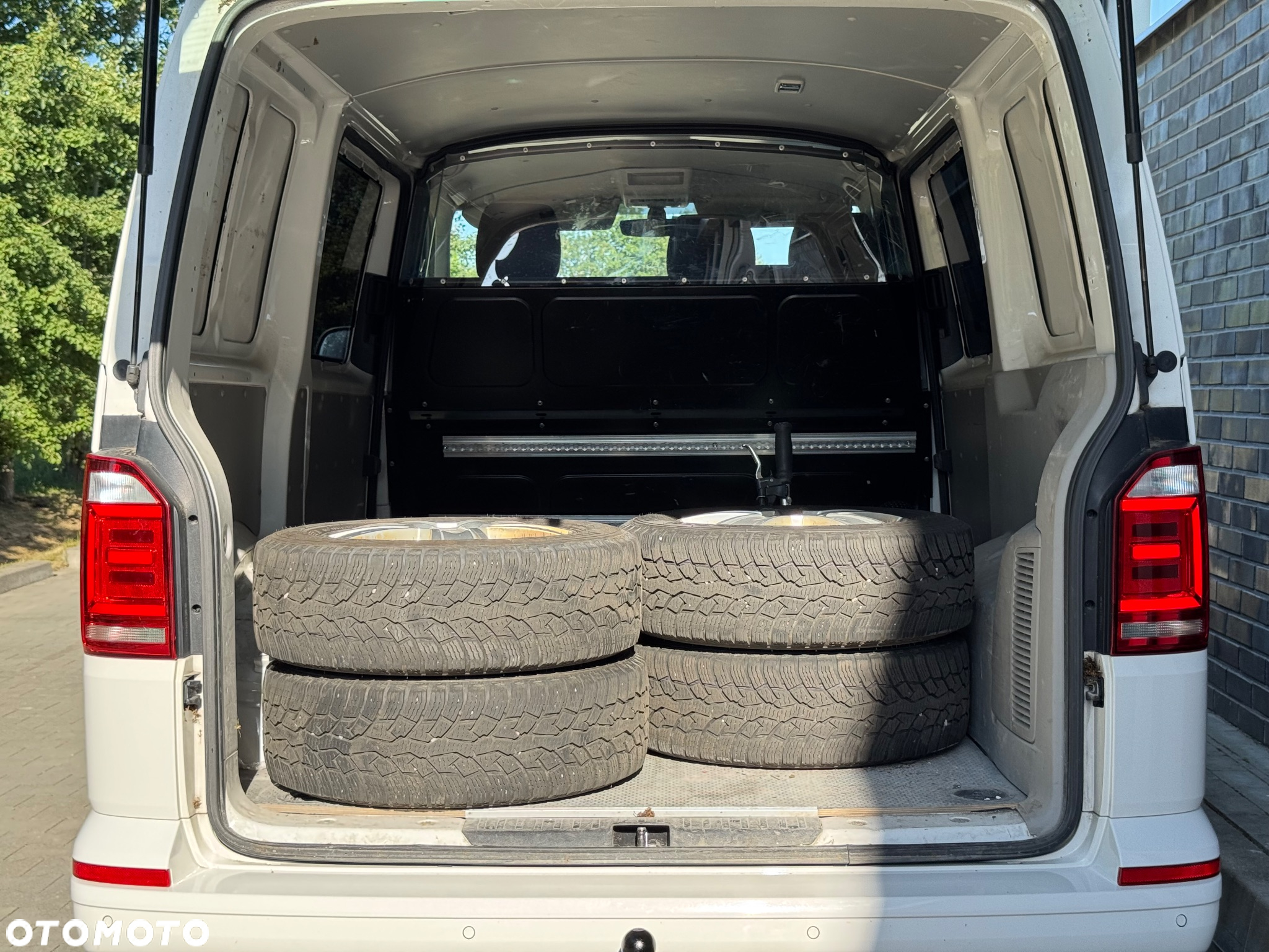Volkswagen Transporter - 26