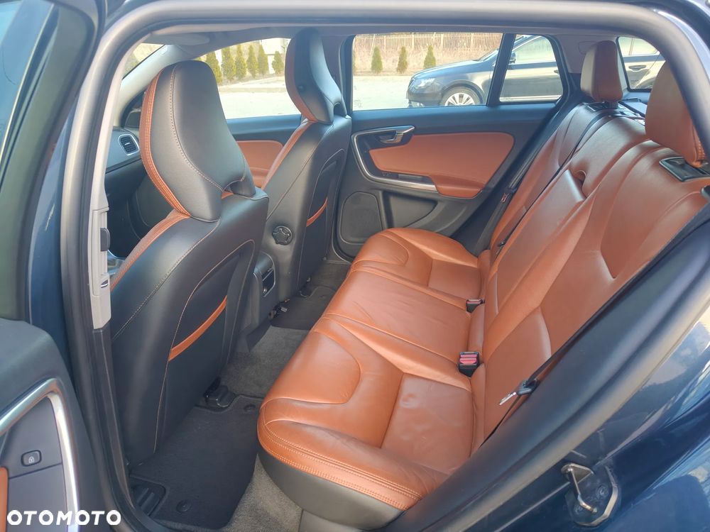 Volvo V60 D3 Summum - 15