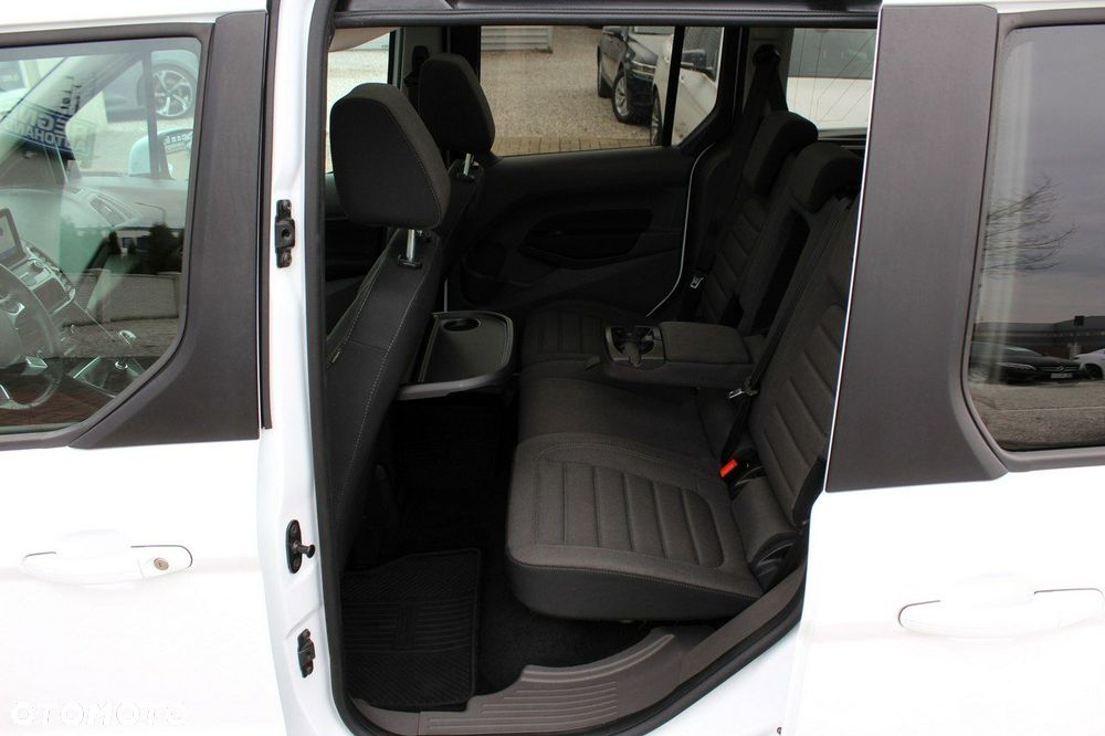 Ford Tourneo Connect - 11
