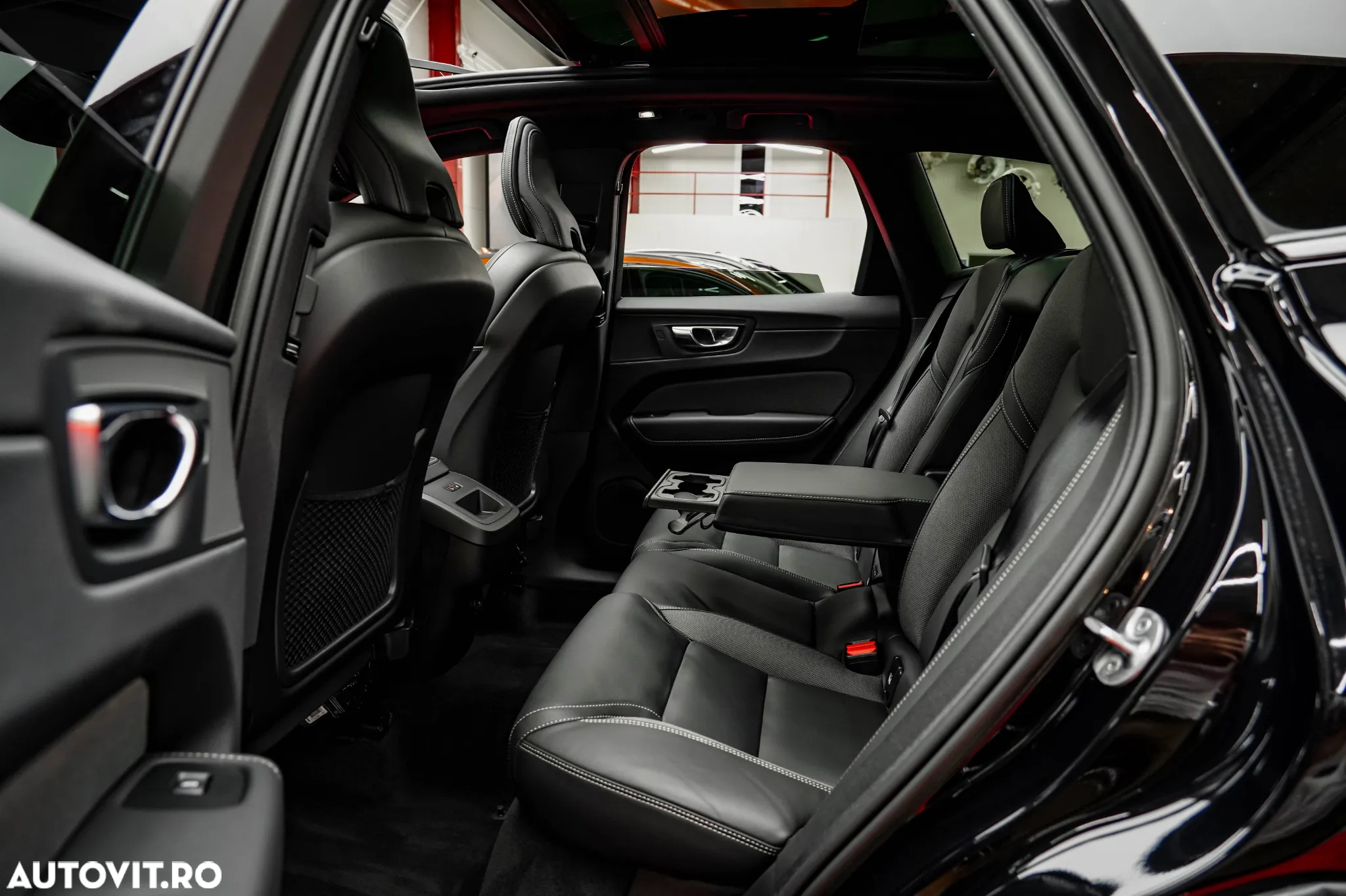 Volvo XC 60 B4 D Plus Dark - 6