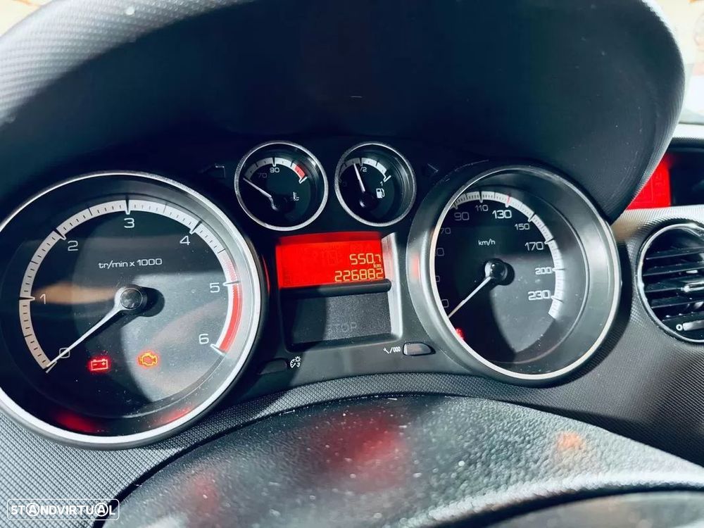 Peugeot 308 1.6 HDi Executive - 18