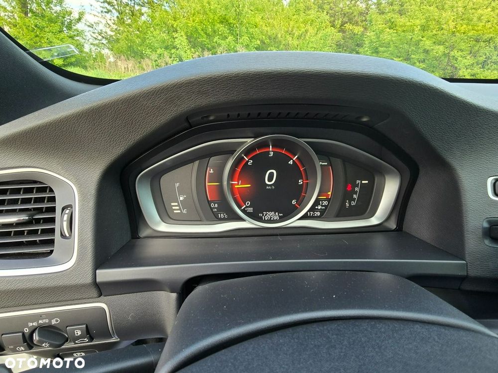 Volvo V60 D2 Geartronic Summum - 27