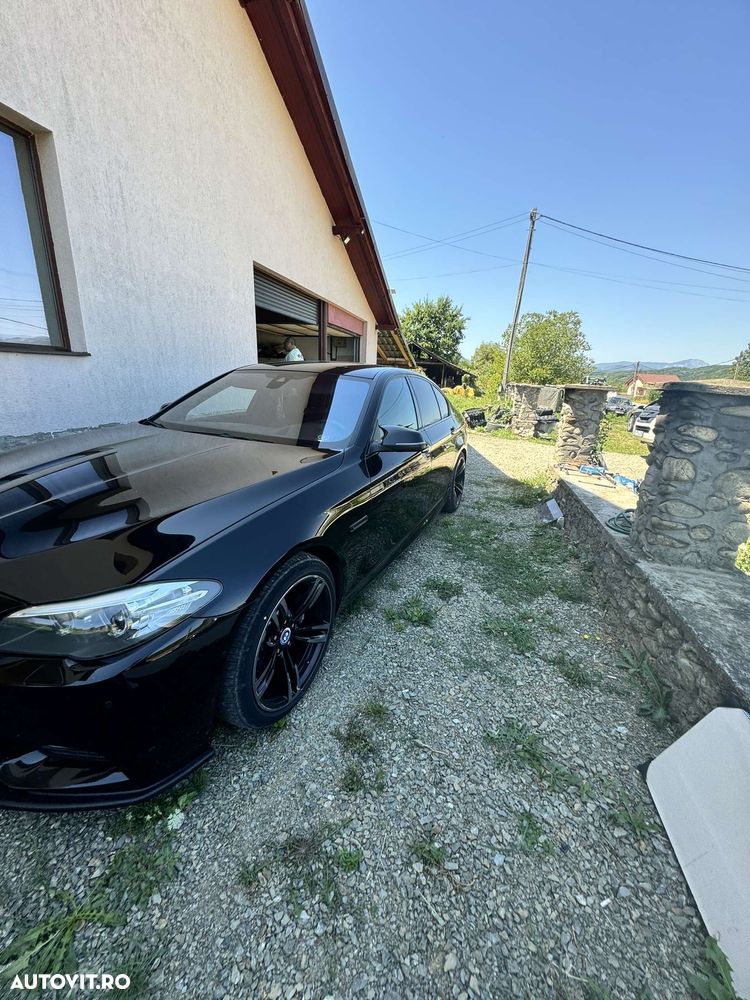BMW Seria 5 520d xDrive AT - 2