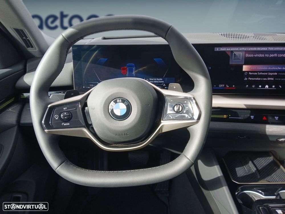 BMW 520 d Pack Desportivo M - 13