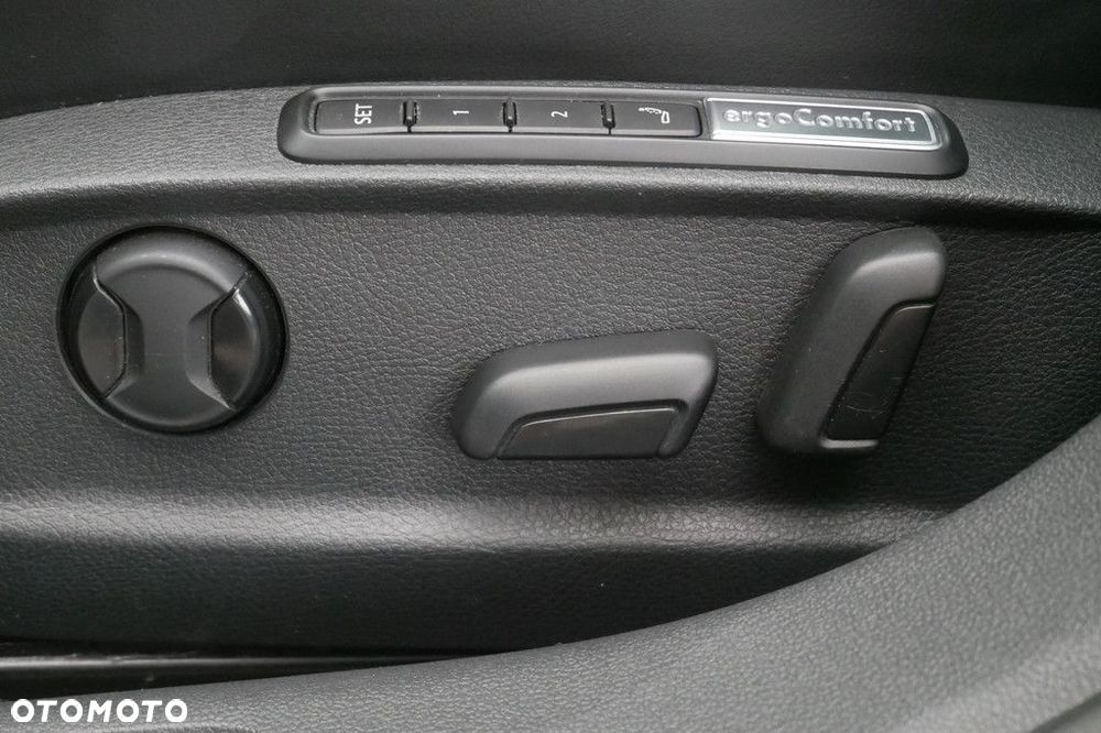 Volkswagen Passat - 37