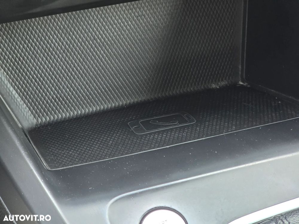 Volkswagen Golf - 36