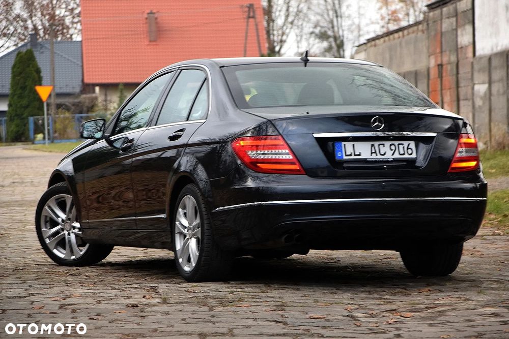 Mercedes-Benz Klasa C 180 Kompressor BlueEFFICIENCY Avantgarde - 10